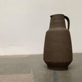 Brutalist German vase on a mid-century stand by Krösselbach Keramik, 1960s.