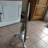 Violin table