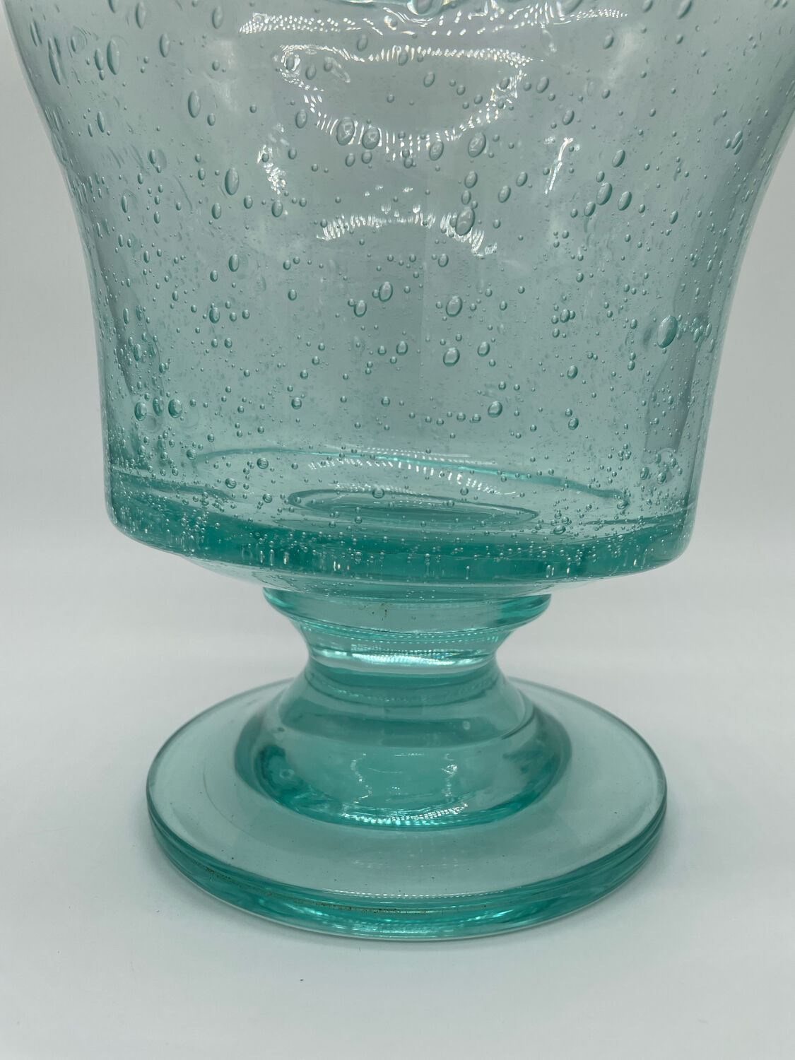 Punch service, Medici sangria in blue bubbled glass