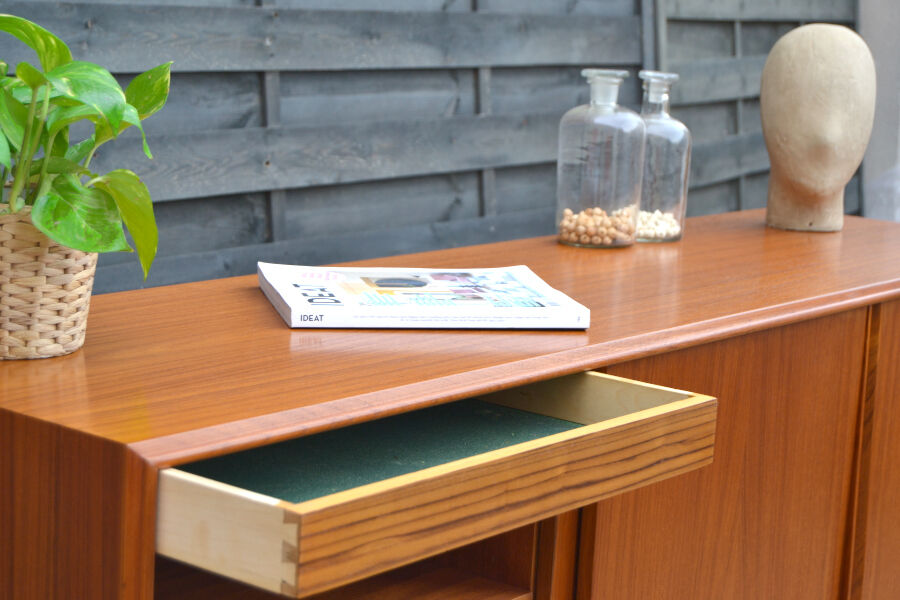 Danish sideboard to sliding doors * 165 cm