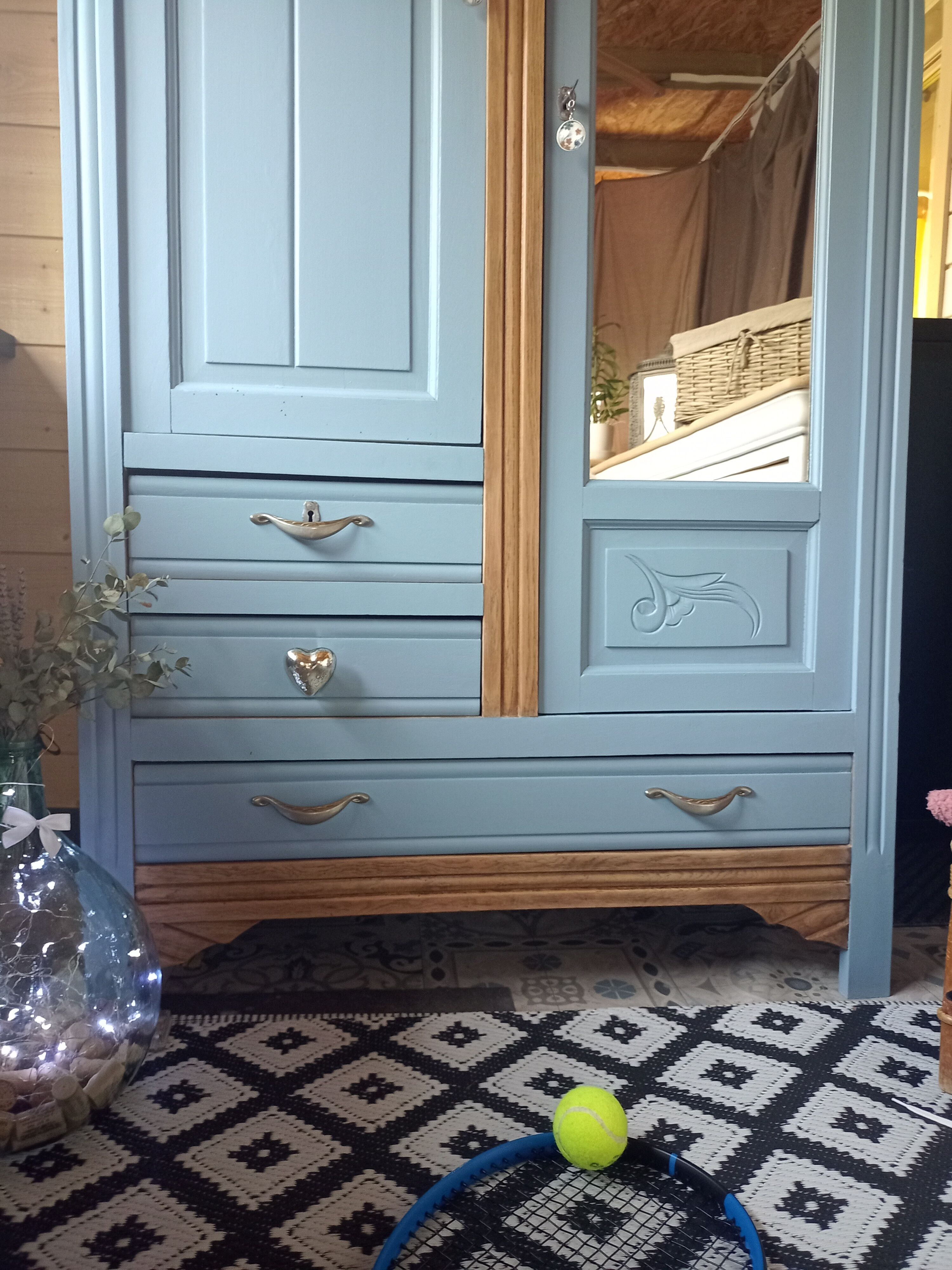 Armoire parisienne ravi