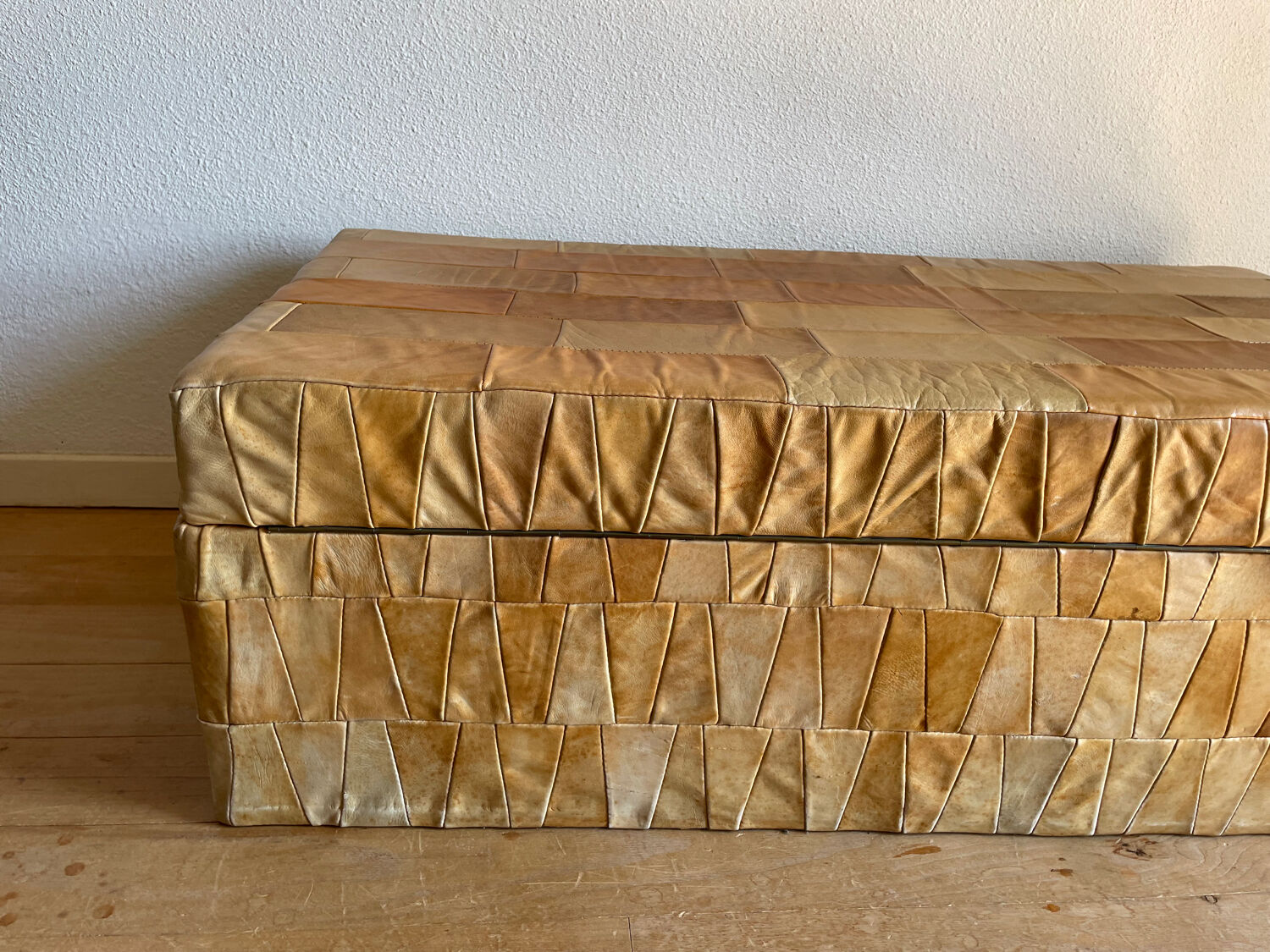 Banc pouf coffre en cuir patchwork  De Sède