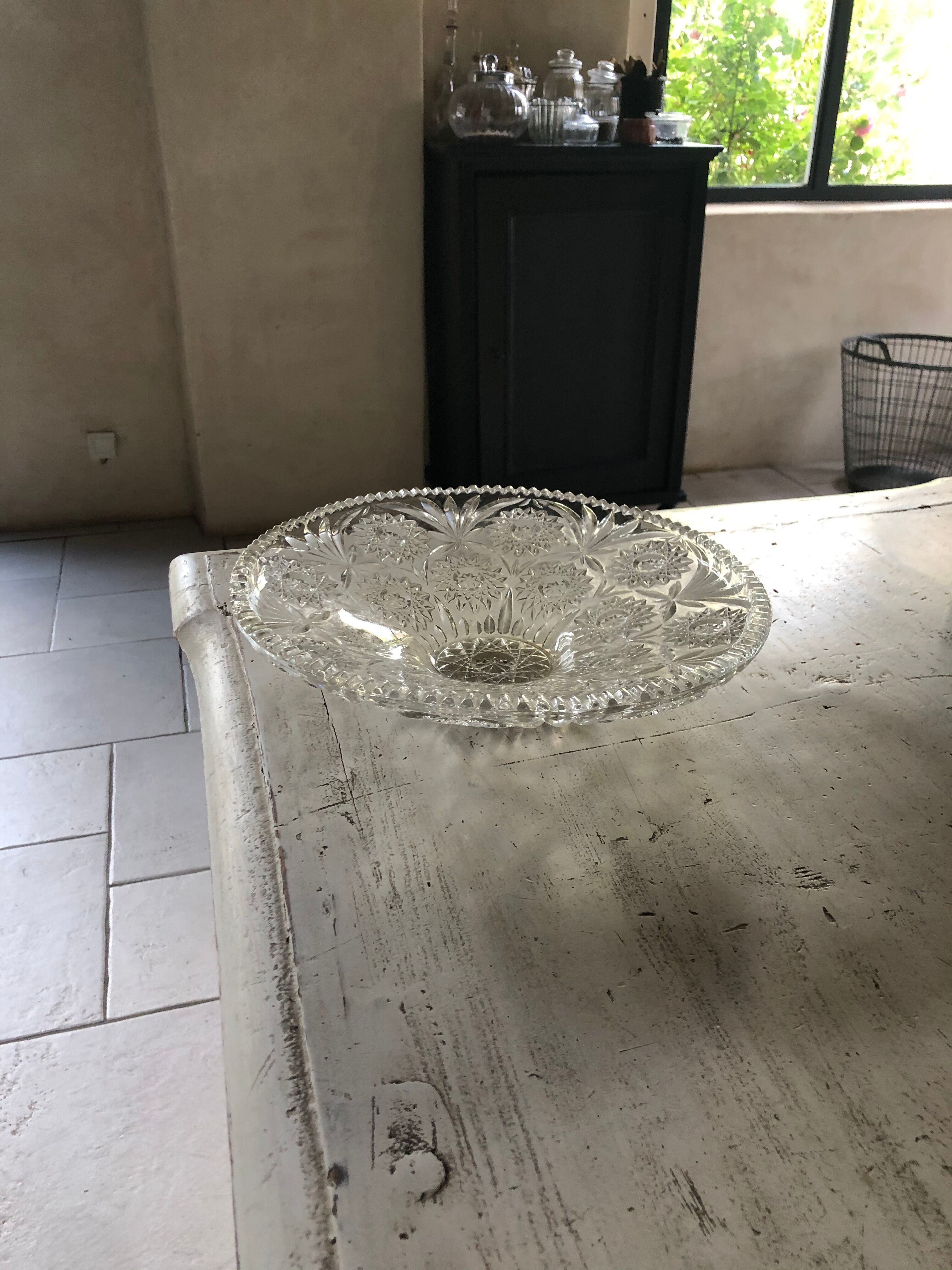Chiseled glass dish