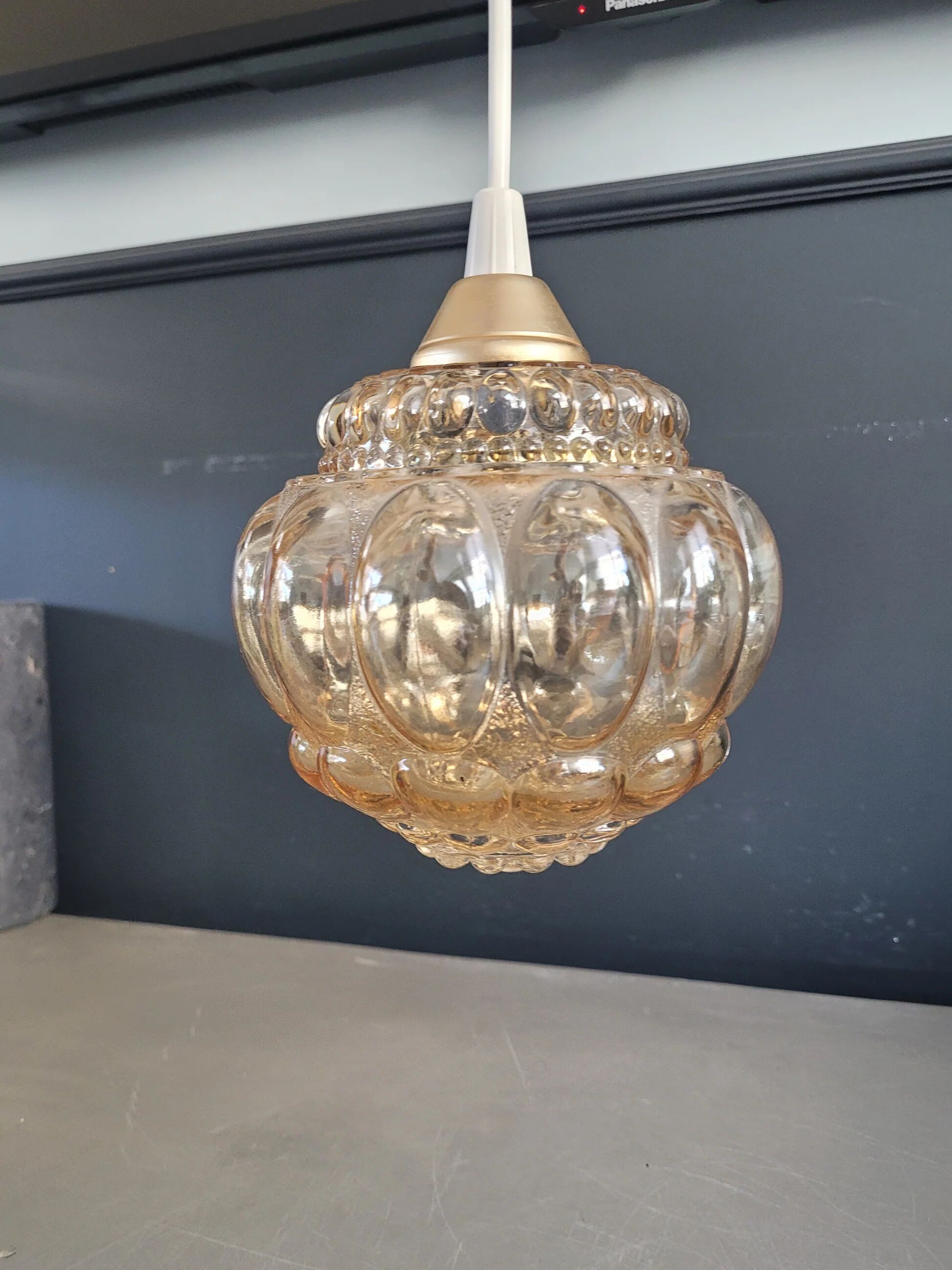 Vintage amber moulded glass pendant - Ref 888