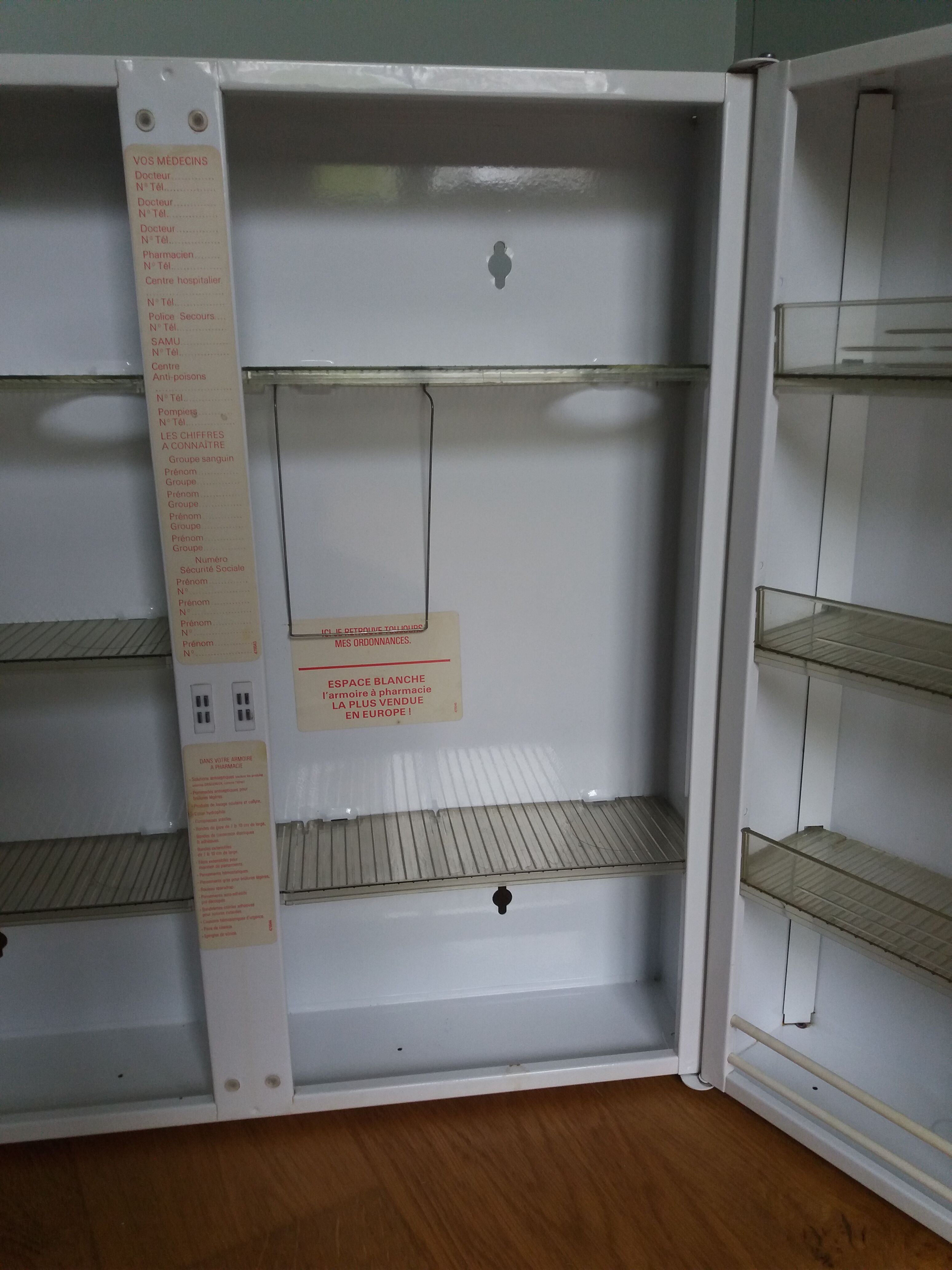 Rossignol medicine cabinet in lacquered metal