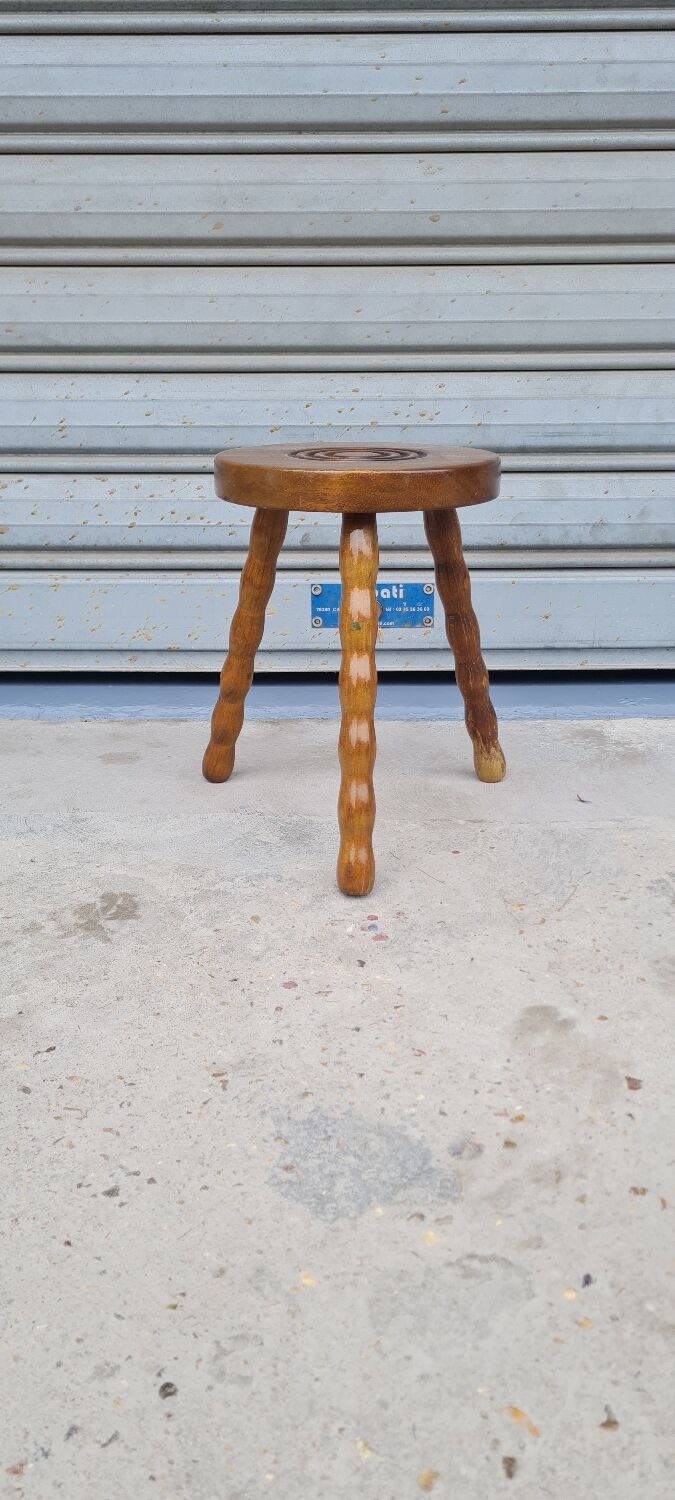 Tripod stool