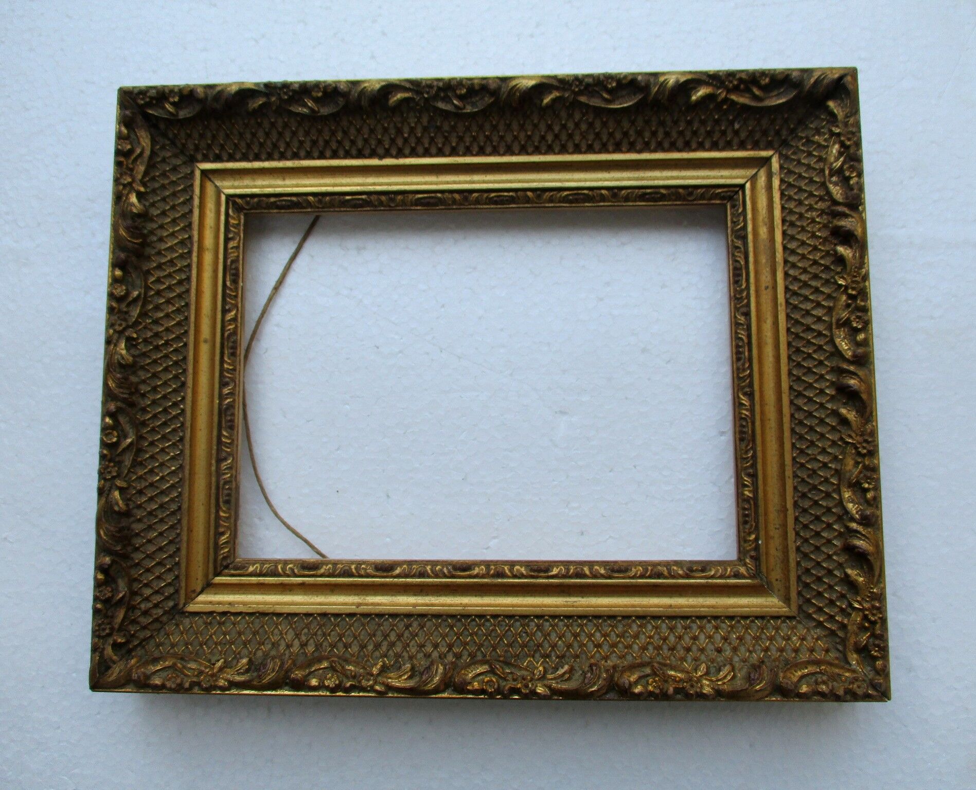 Vintage gilded wood frame for subject 134 x 182