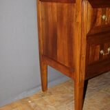 Commode de style Louis XVI en noyer et marqueterie XIX