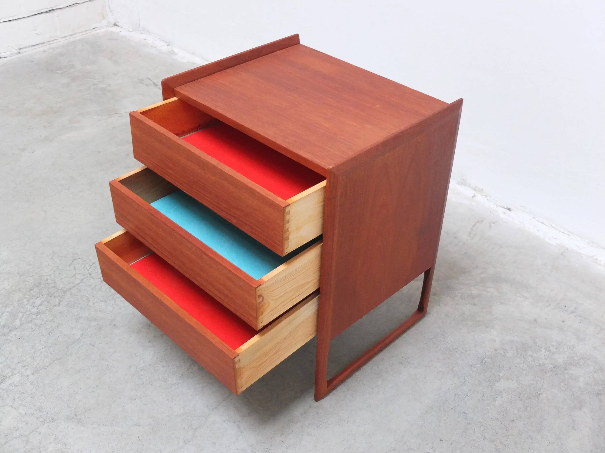 Danish chest of drawers in teak with sledge feet, 1960s