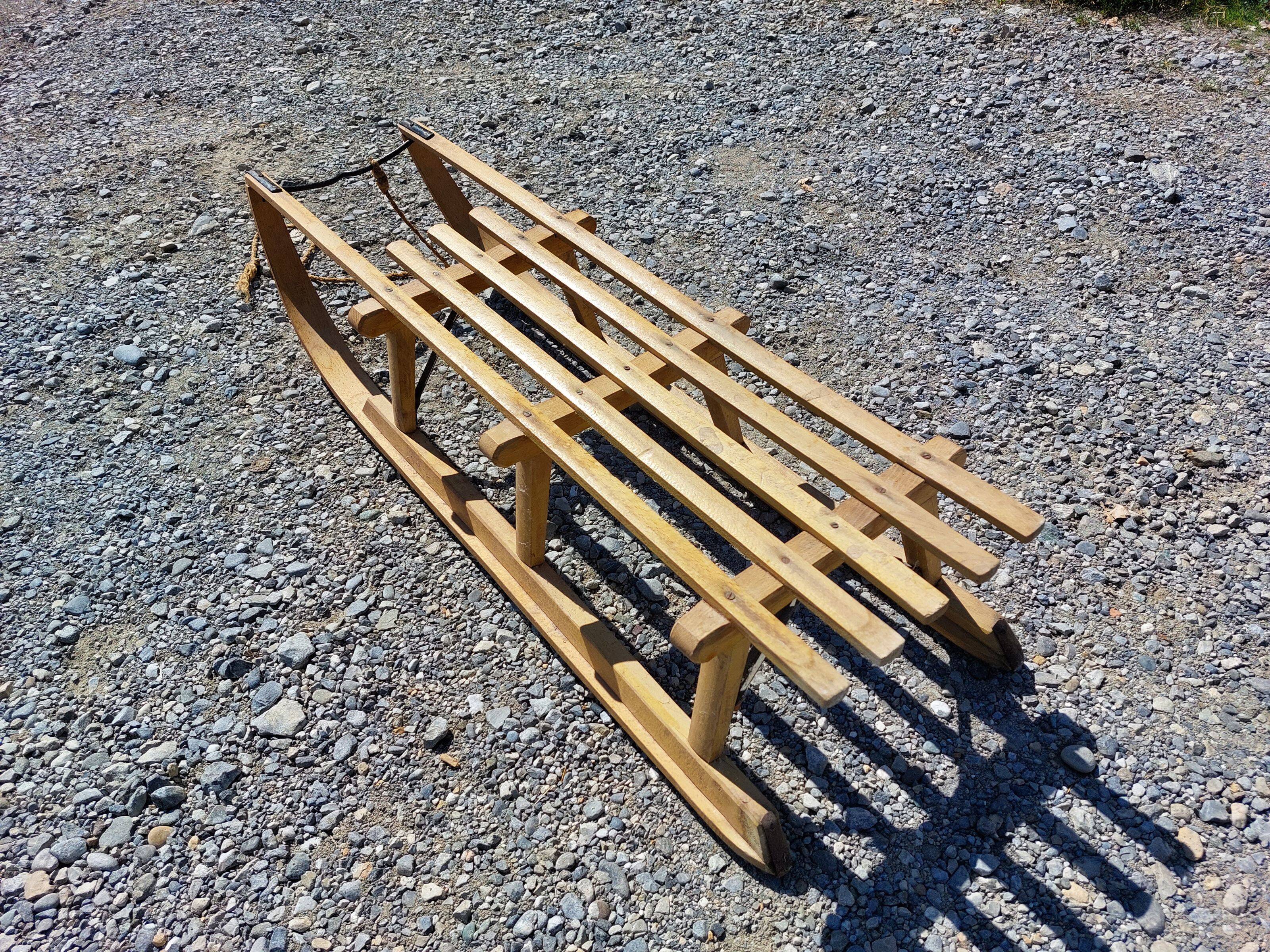 Old large sled in solid beech - 111 cm