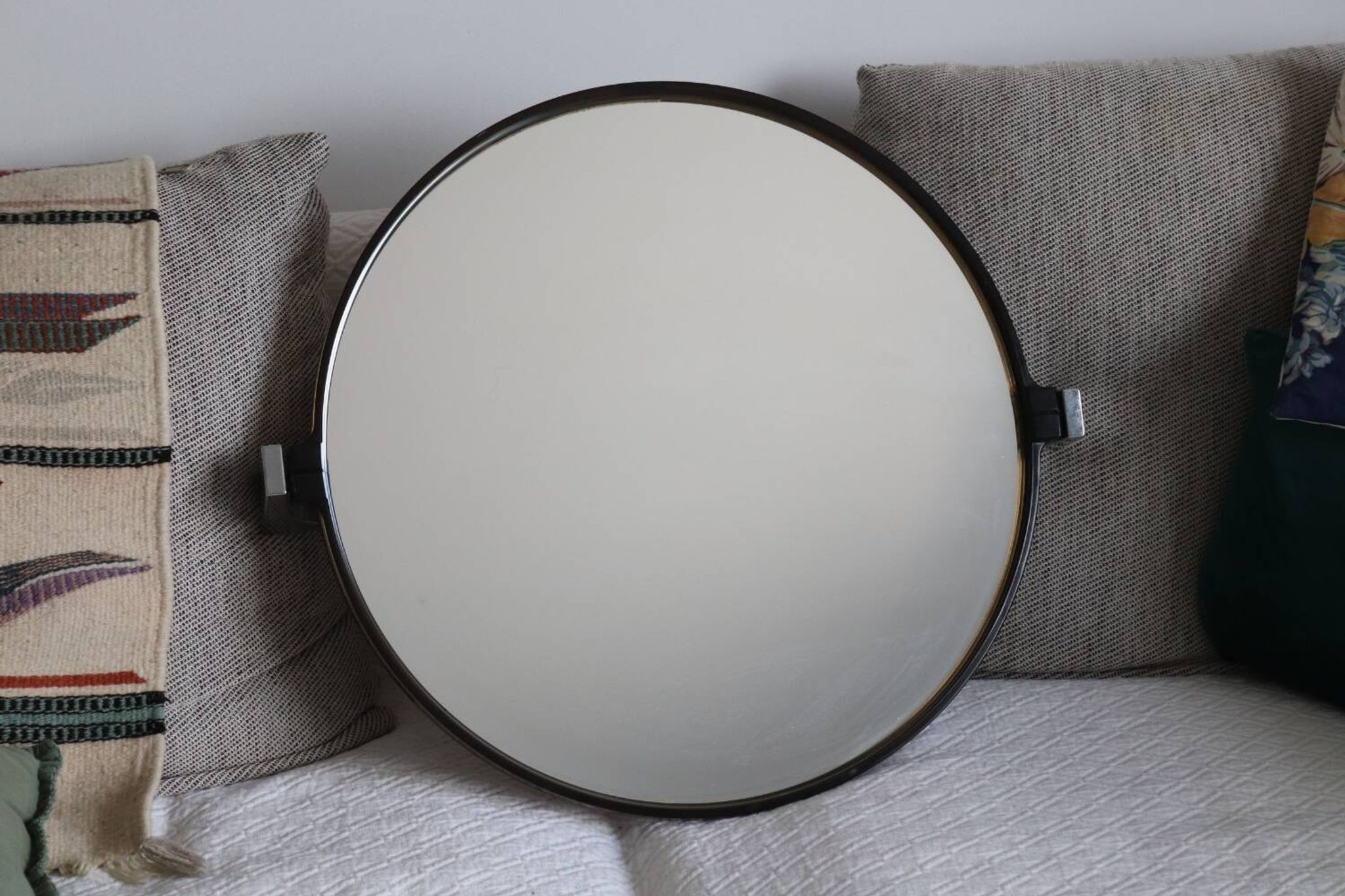 Miroir mural rond en plastique fumé vintage