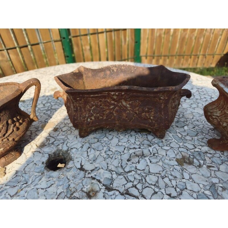 4 cast iron planters from 1900 in Charleville - Mézières