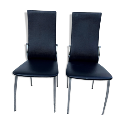 Lot de deux chaises design en skaï noir