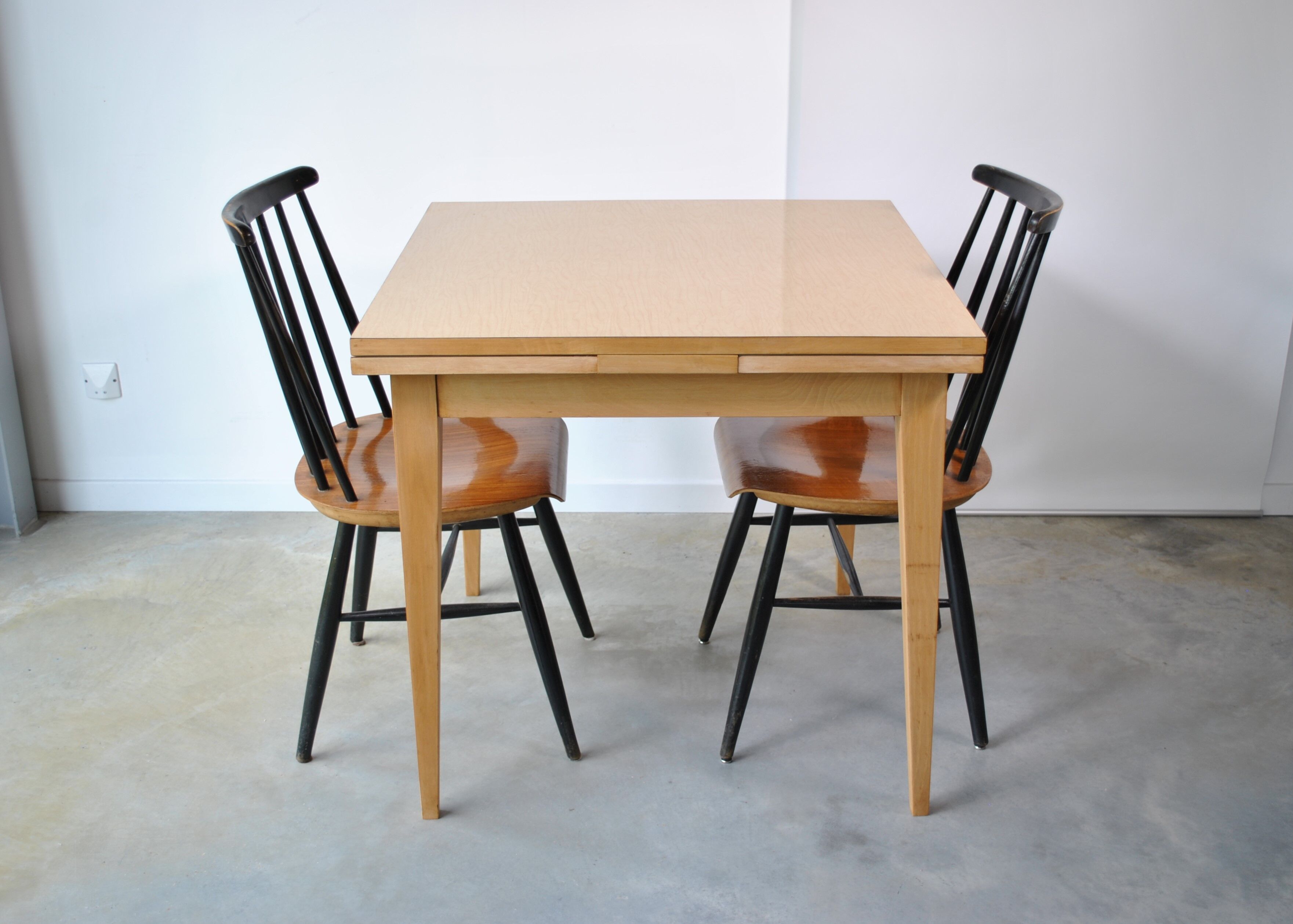 Extensible table 1970