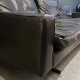 Leather sofa of the 70s footing in chrome