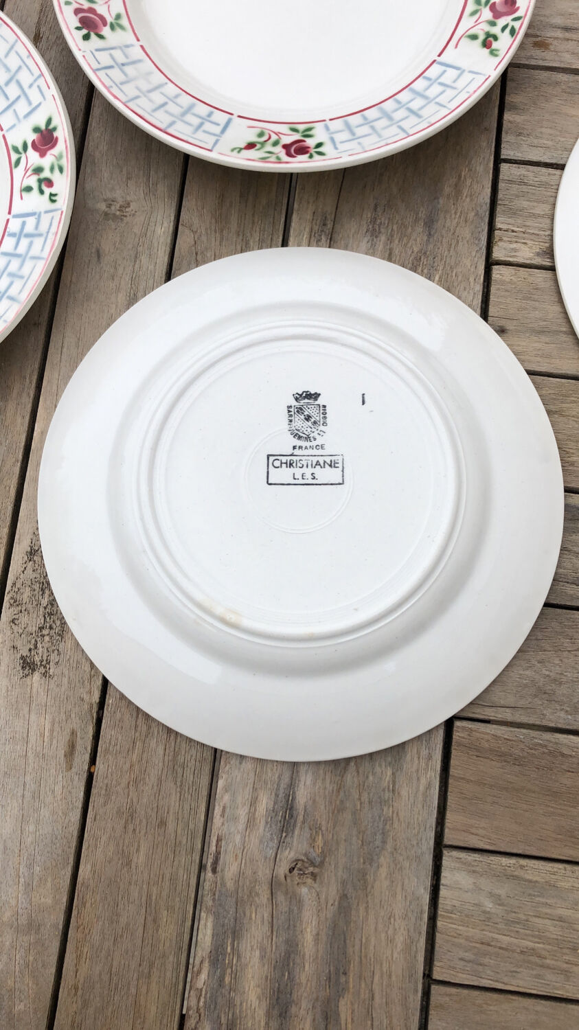 Ensemble de 7 assiettes plates christiane sarreguemines et digoin