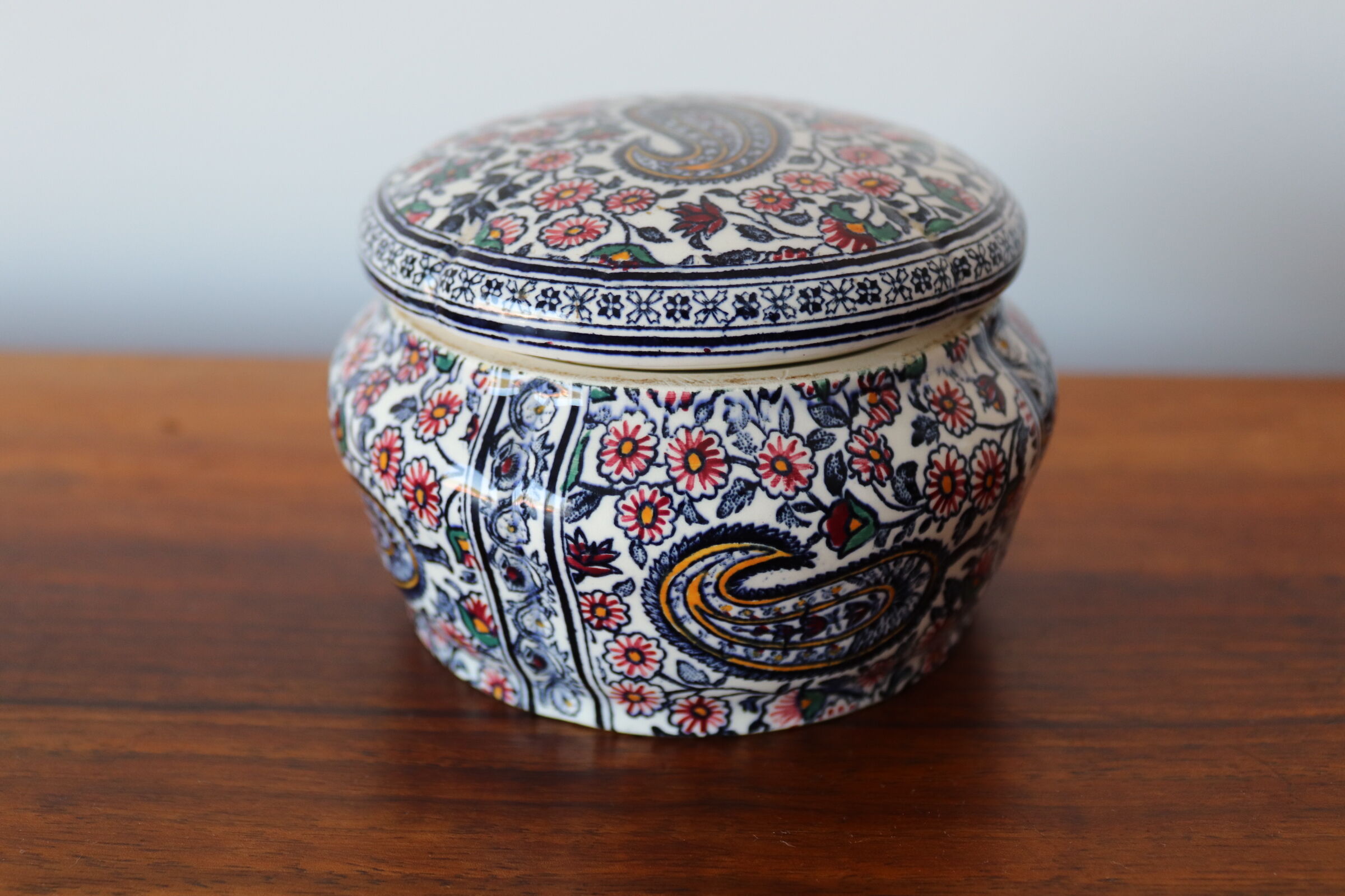 Bonbonnière en faïence de gien décor cachemire