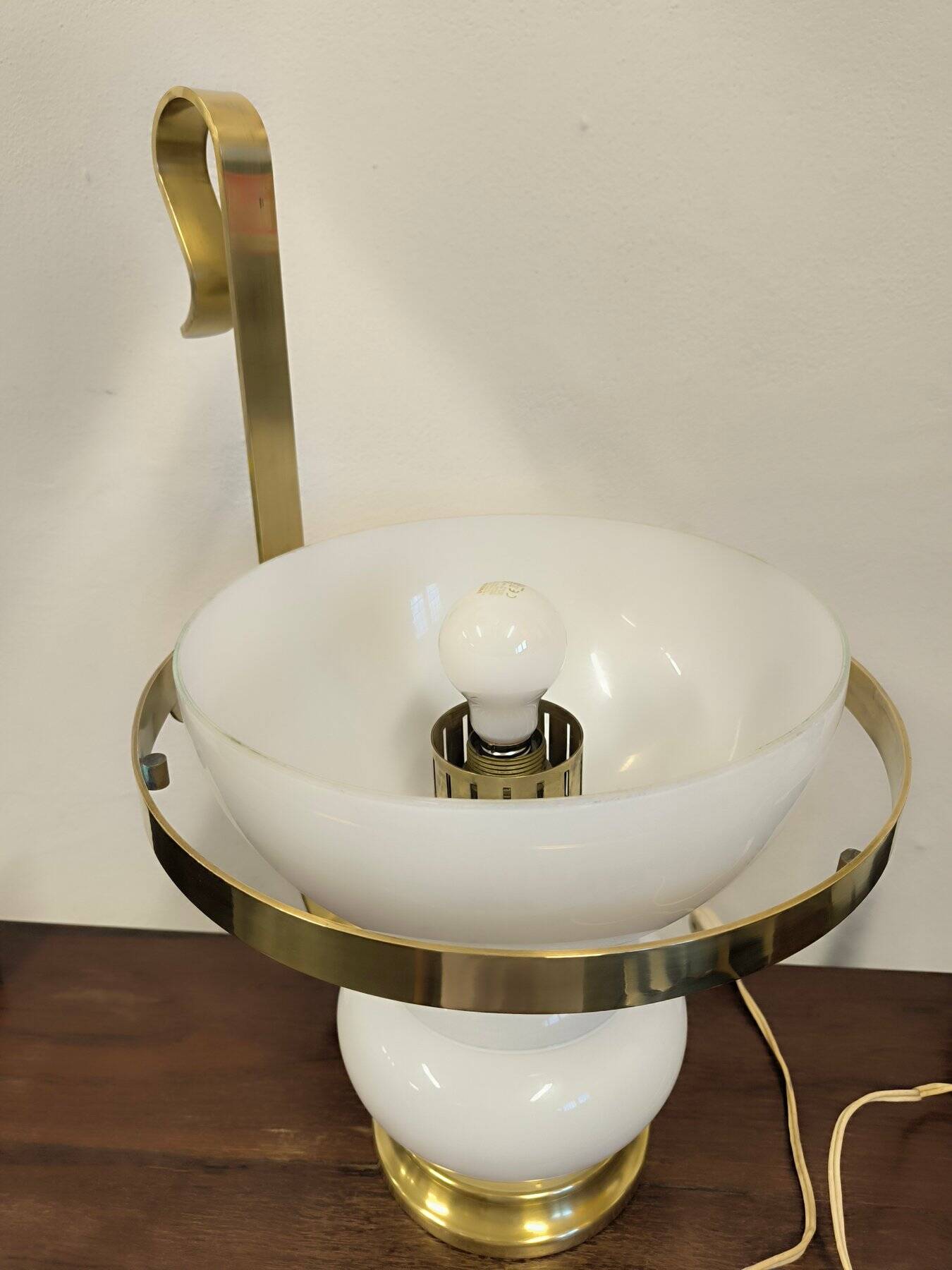 Lampe de table Vecchia Marina en verre opalin et laiton, 1950