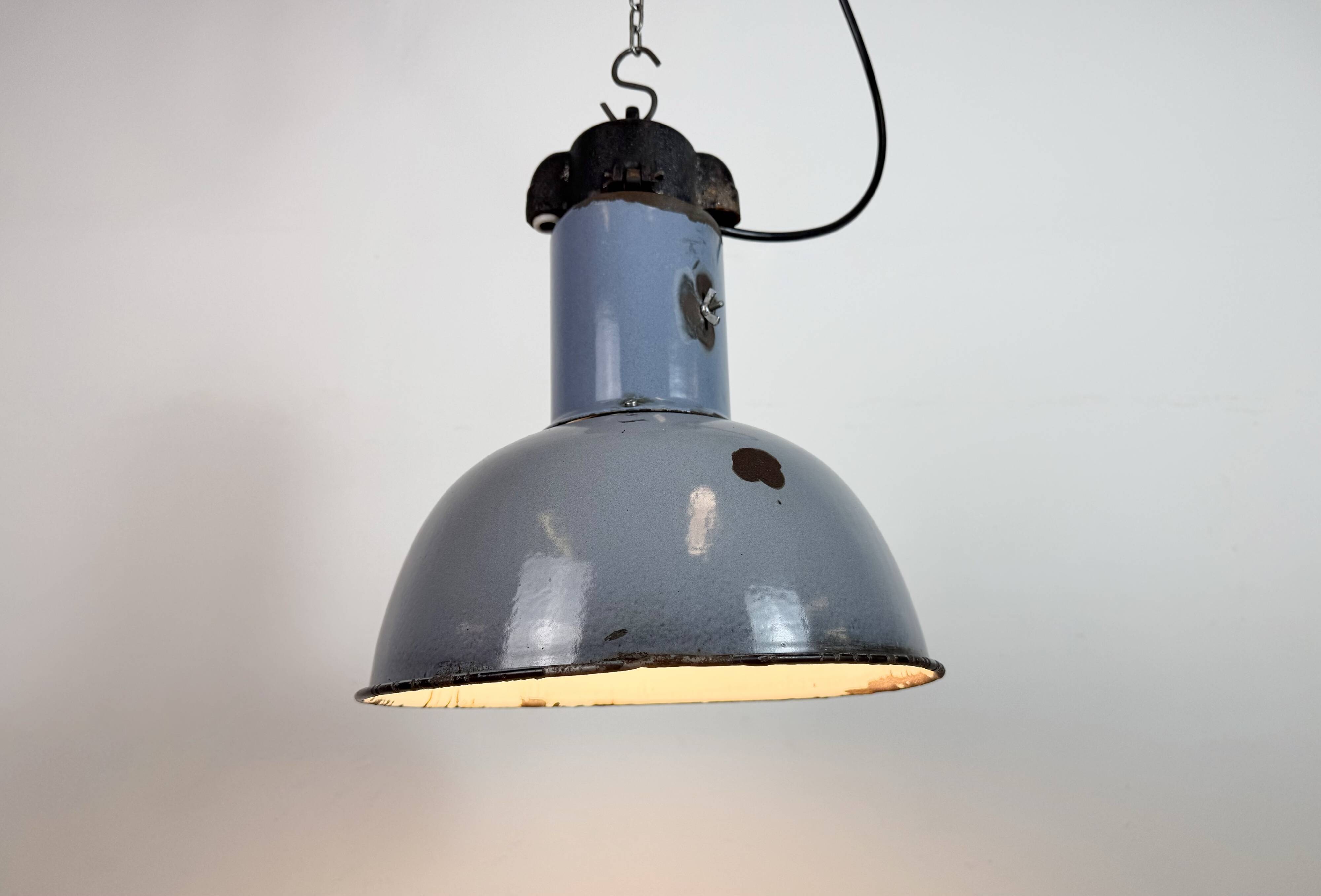 Industrial Grey Enamel Bauhaus Pendant Lamp, 1930s