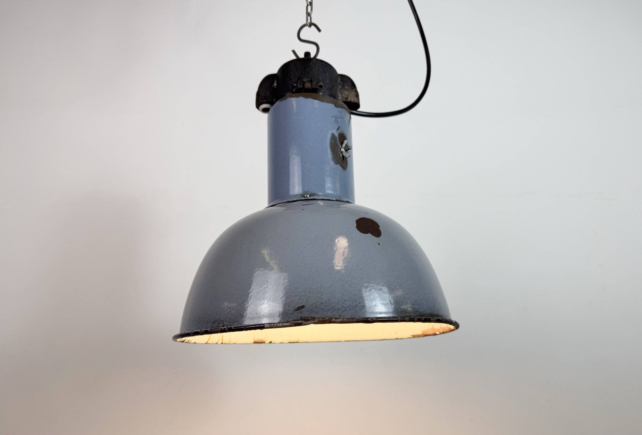 Industrial Grey Enamel Bauhaus Pendant Lamp, 1930s