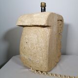 Lampe en calcaire sculpté, 1976