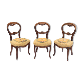 3 chairs with openwork backrest