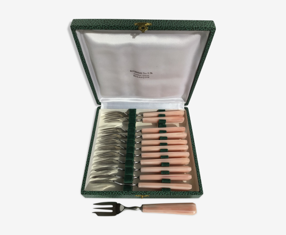 12 fourchettes à gâteaux inox manche rose avec écrin