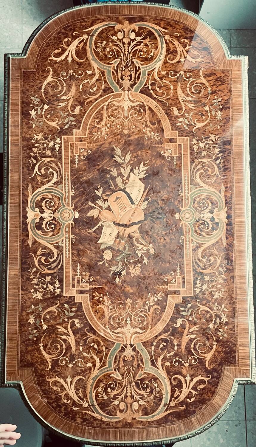 Beautiful period marquetry table (1900)