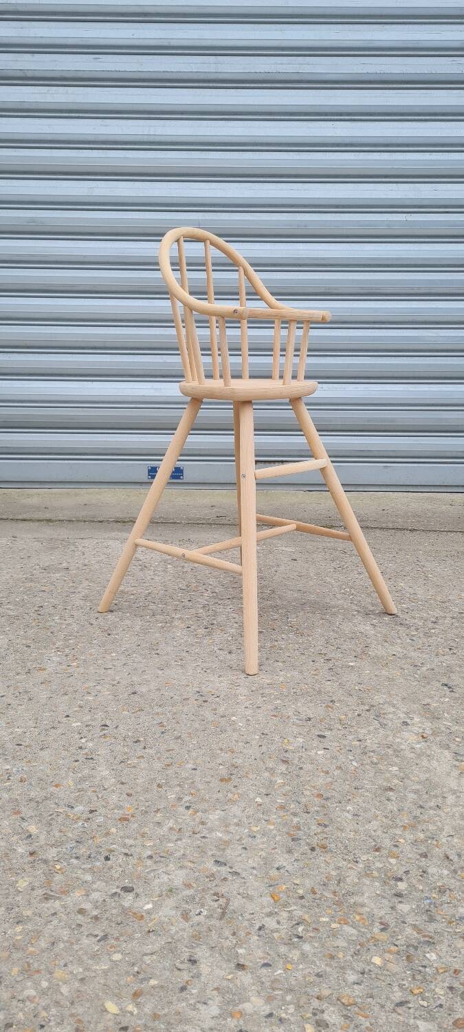 Chaise haute pour bébé scandinave