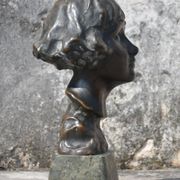 Suzy De Grauw, Head of a Girl (1918)