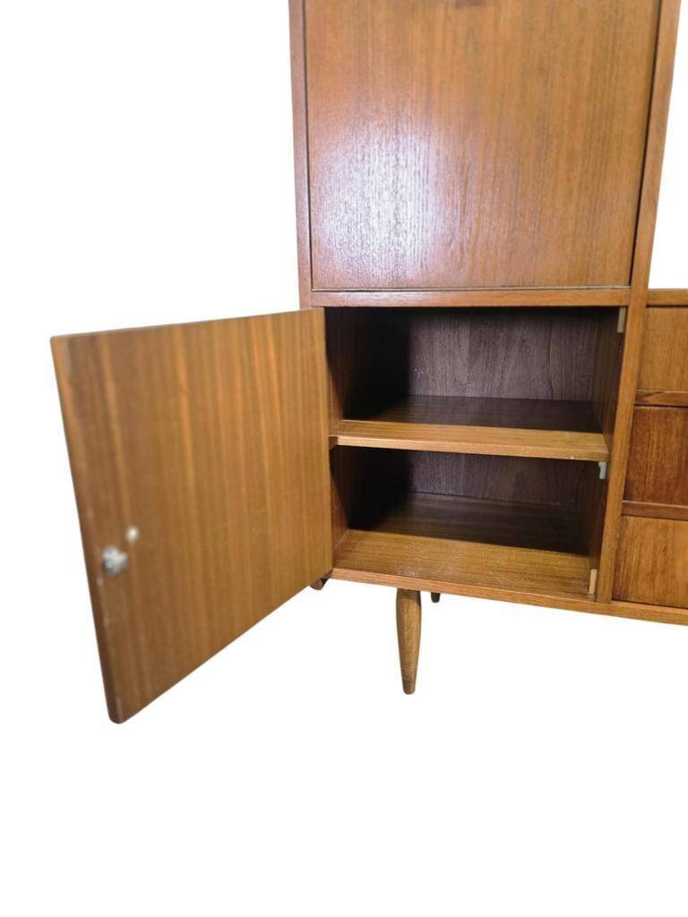Vintage wooden display cabinet / drinks cabinet / small cupboard