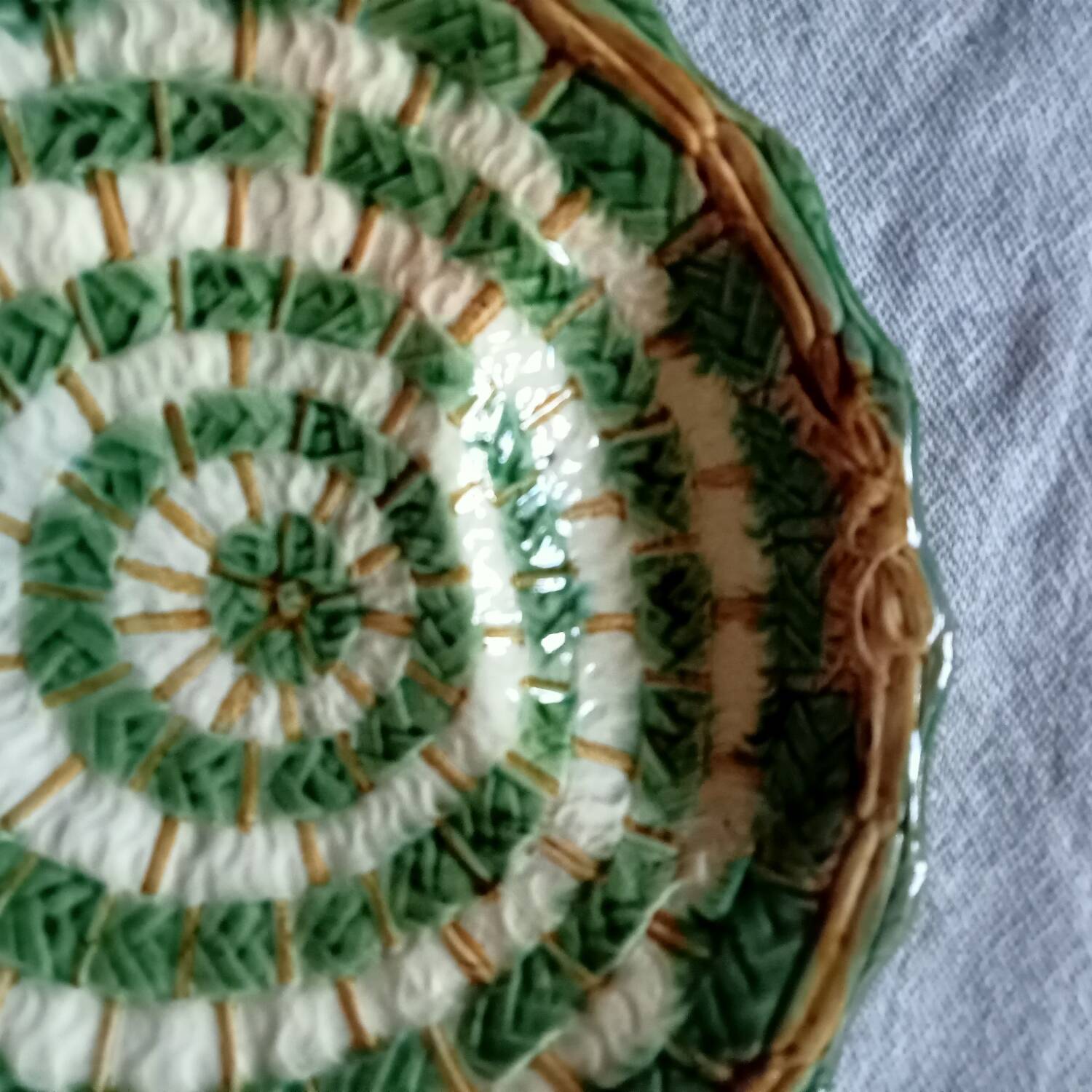 Artichoke plate in earthenware
