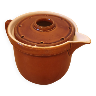 Earthenware pot with holed lid V&B