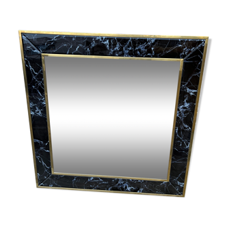 Miroir en laiton et marbre noir veiné blanc des années 70