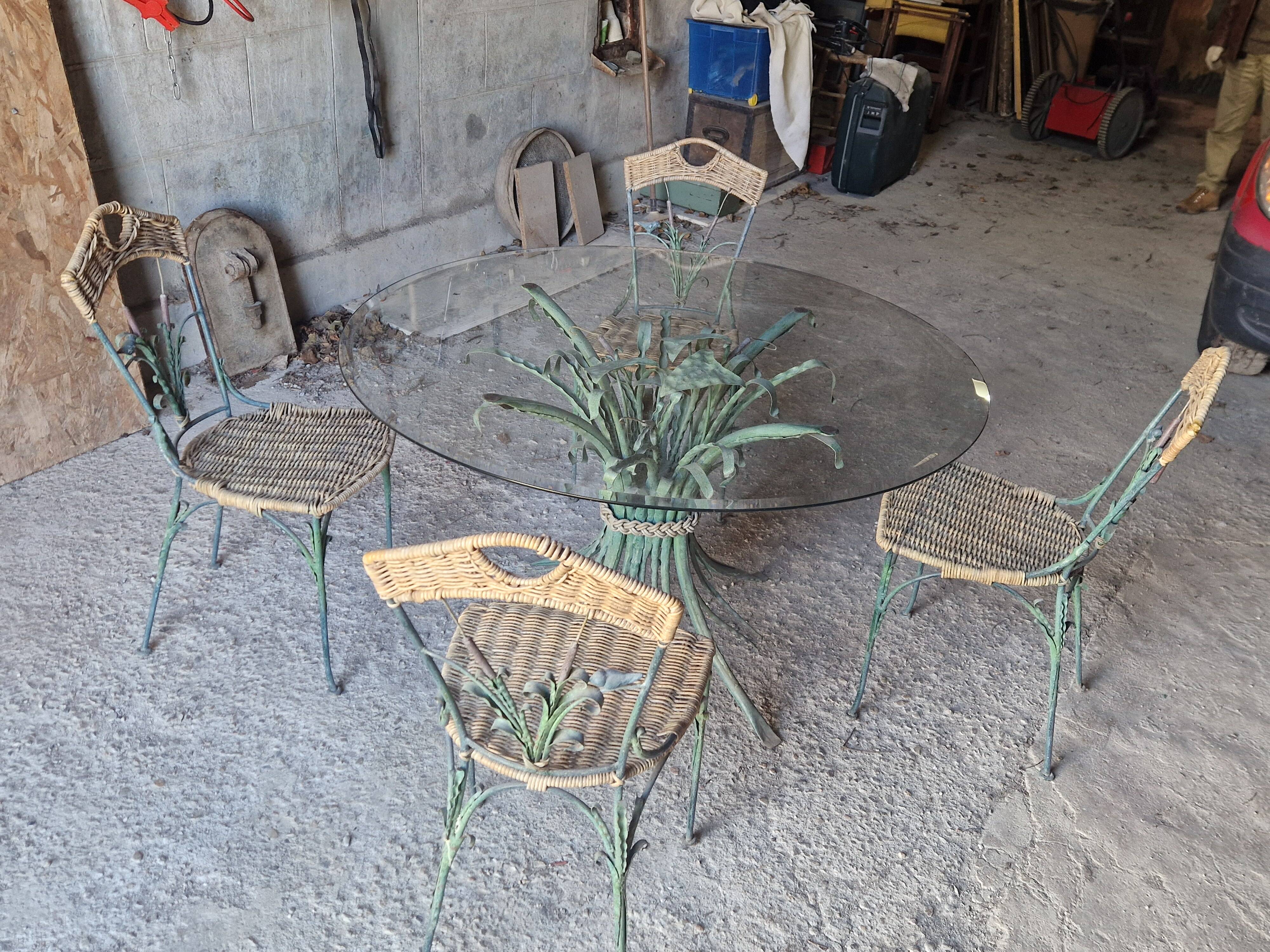 Round glass table & 4 chairs