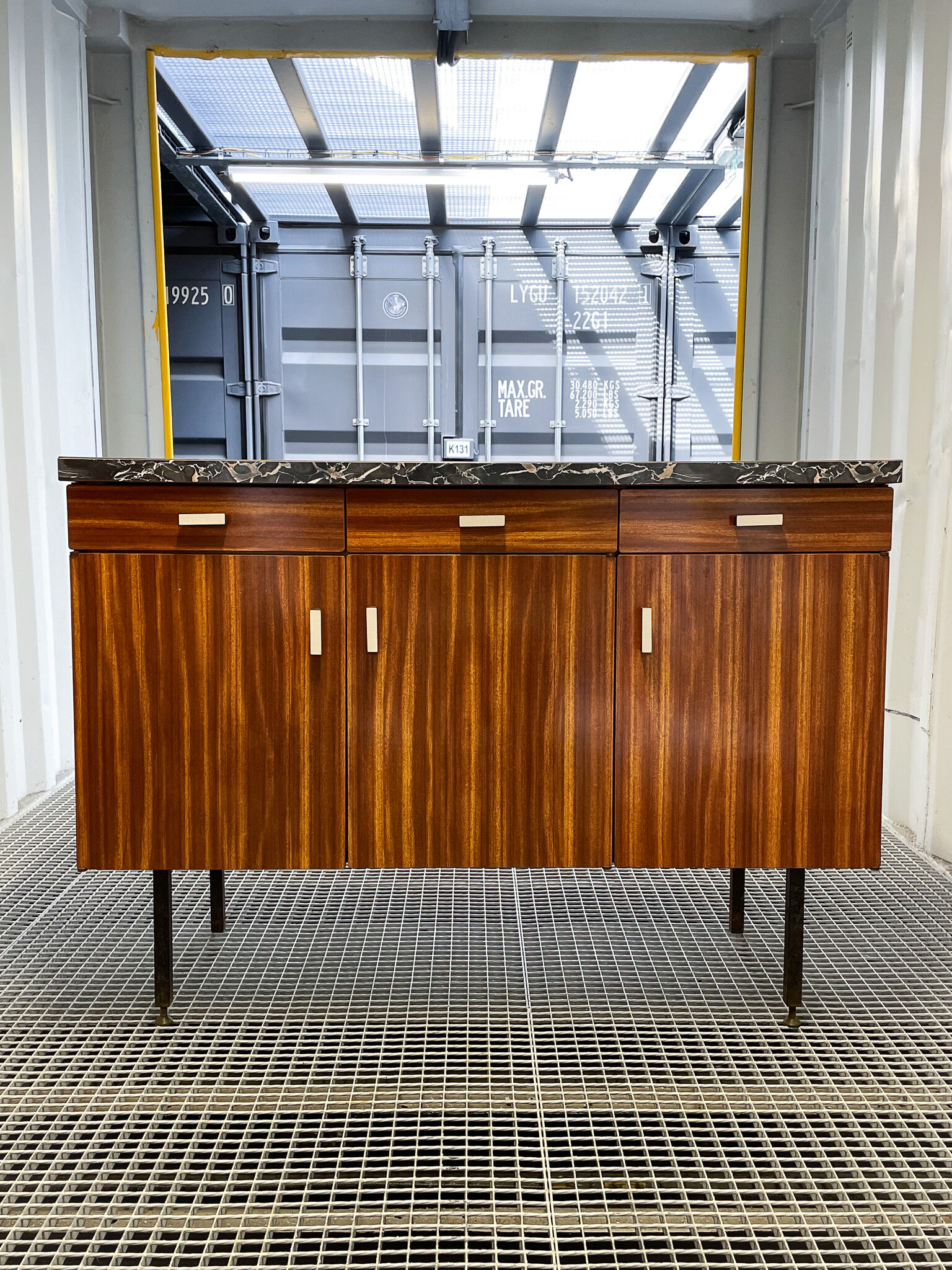 Complete kitchen in formica from the 60s