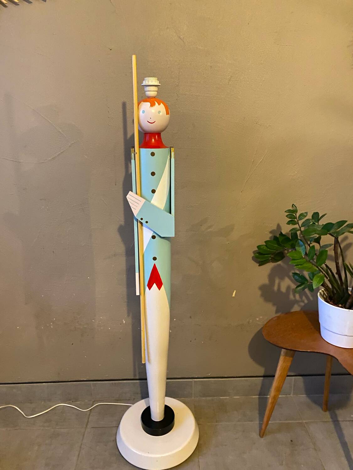 Vintage soldier floor lamp Suzanne bonnichon