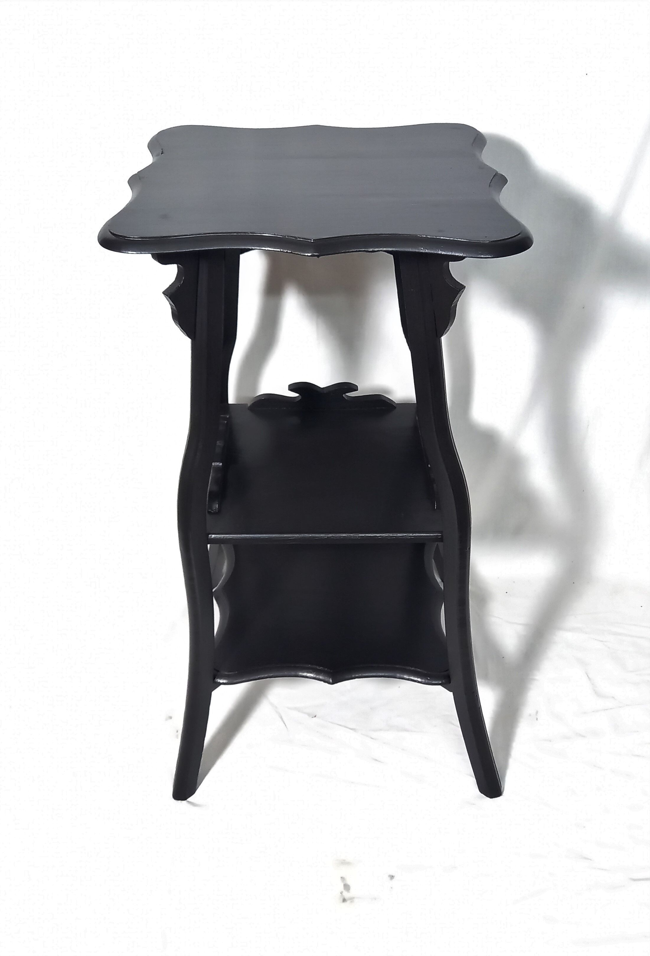 Art nouveau fifth wheel with three levels in black