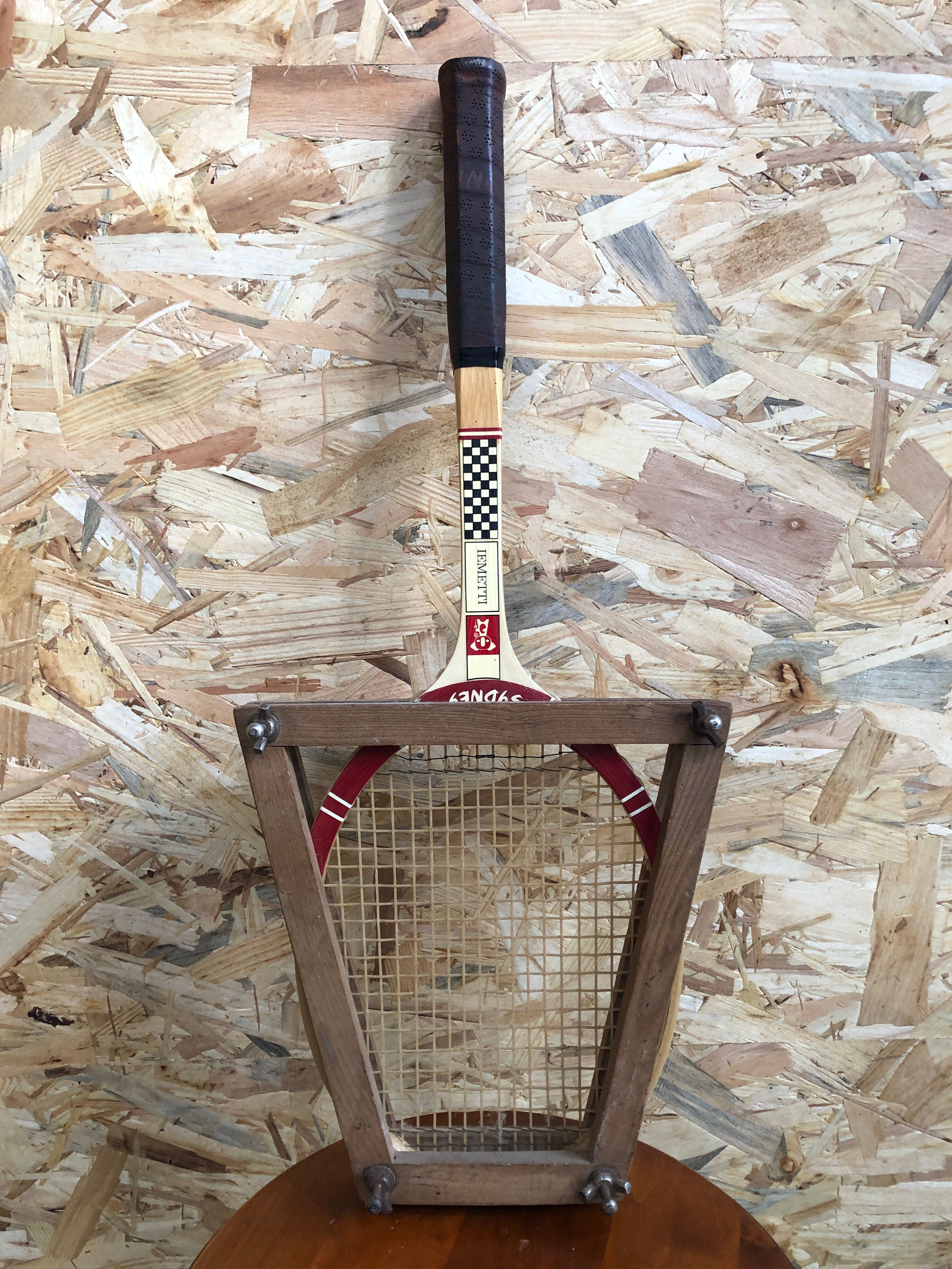 Old tennis racket sydney iemeh