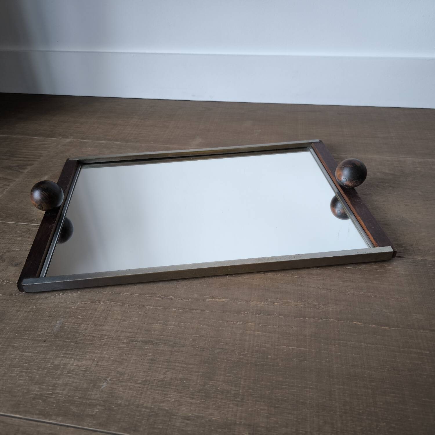 Mirror tray
