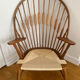 Fauteuil Windsor Peacock – bois massif – assise corde – style Wegner