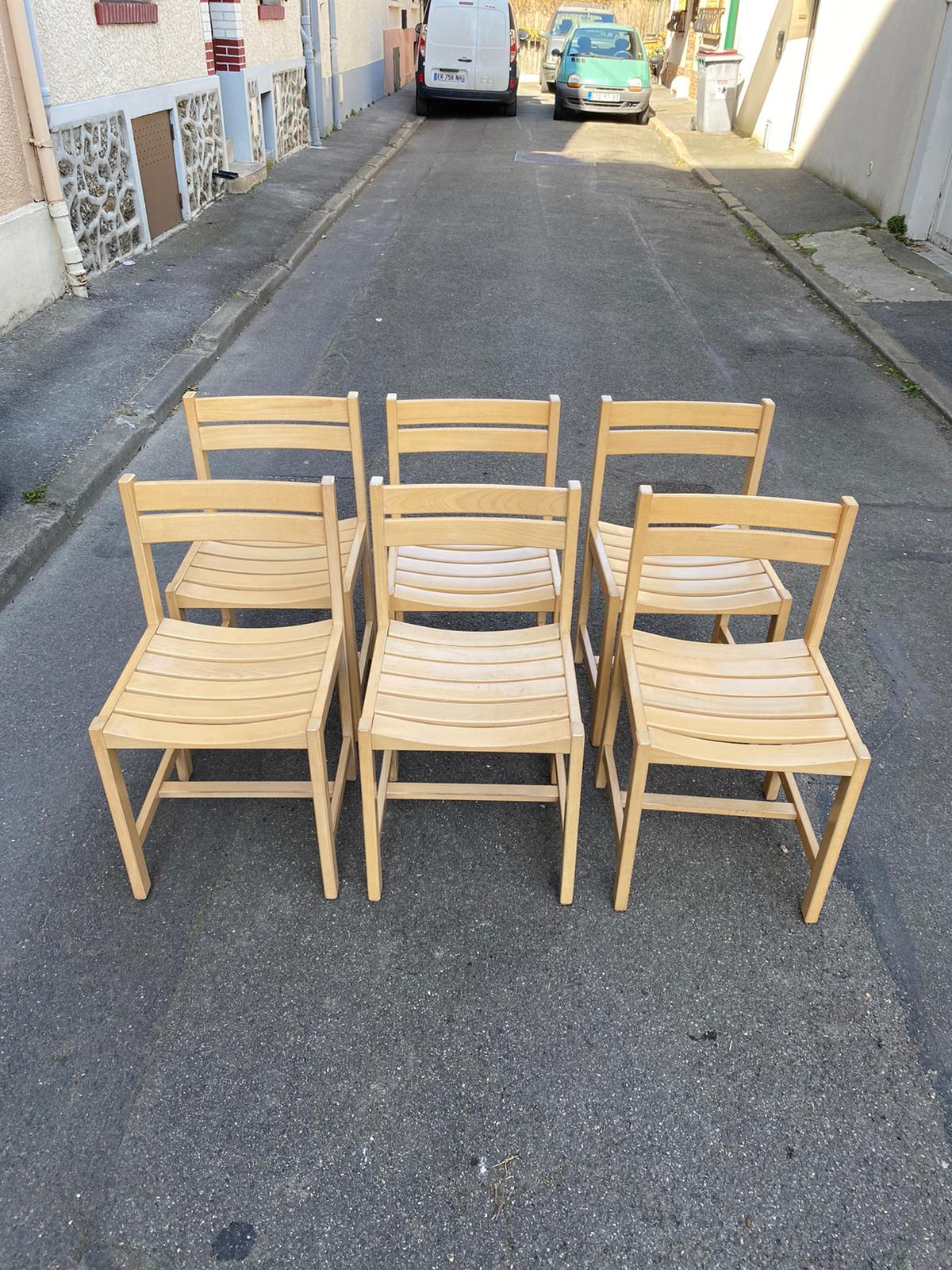 Lot of 6 pine chairs