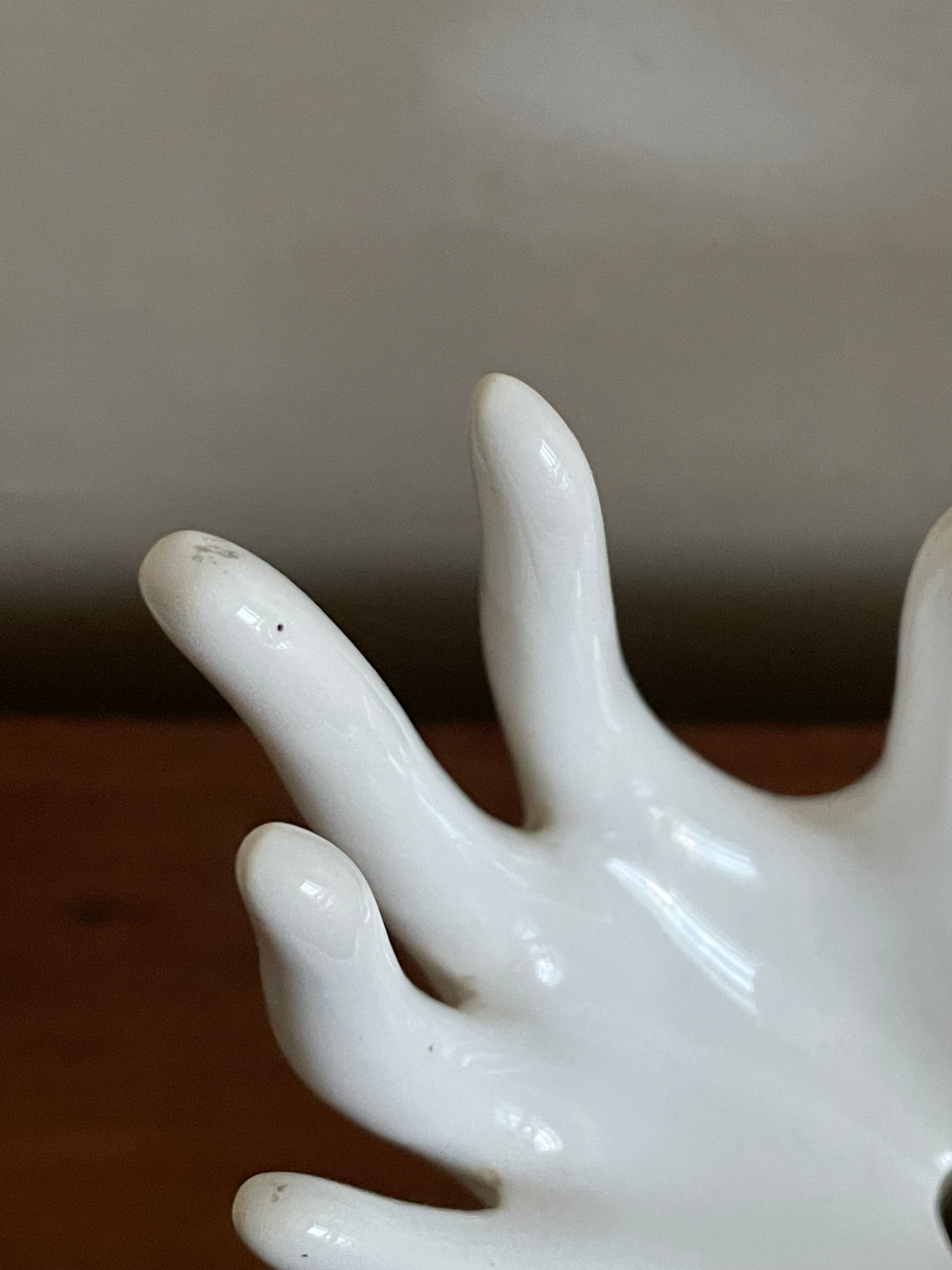 Ceramic hand baguier