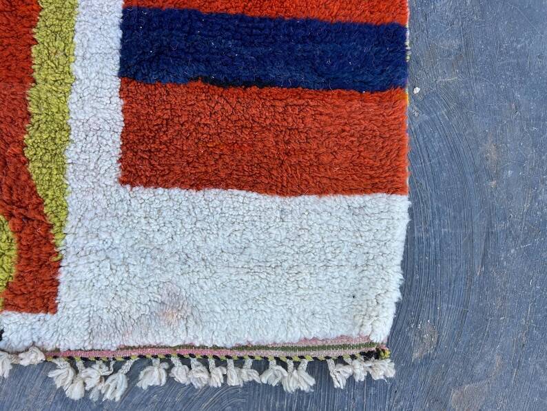 Berber Moroccan rug decorated 250cm x 150cm