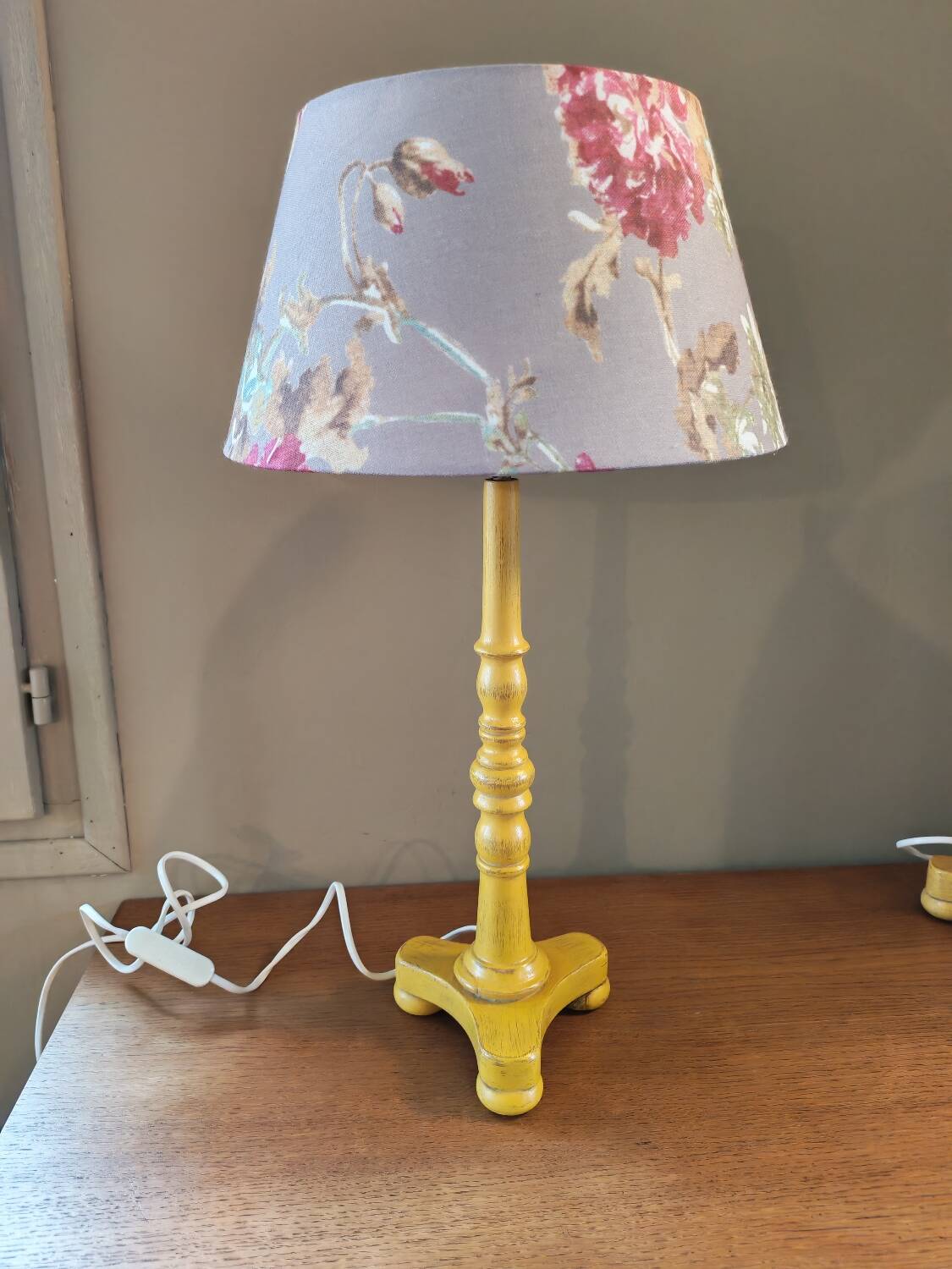 Paire de pieds de lampe bois tourné vintage.