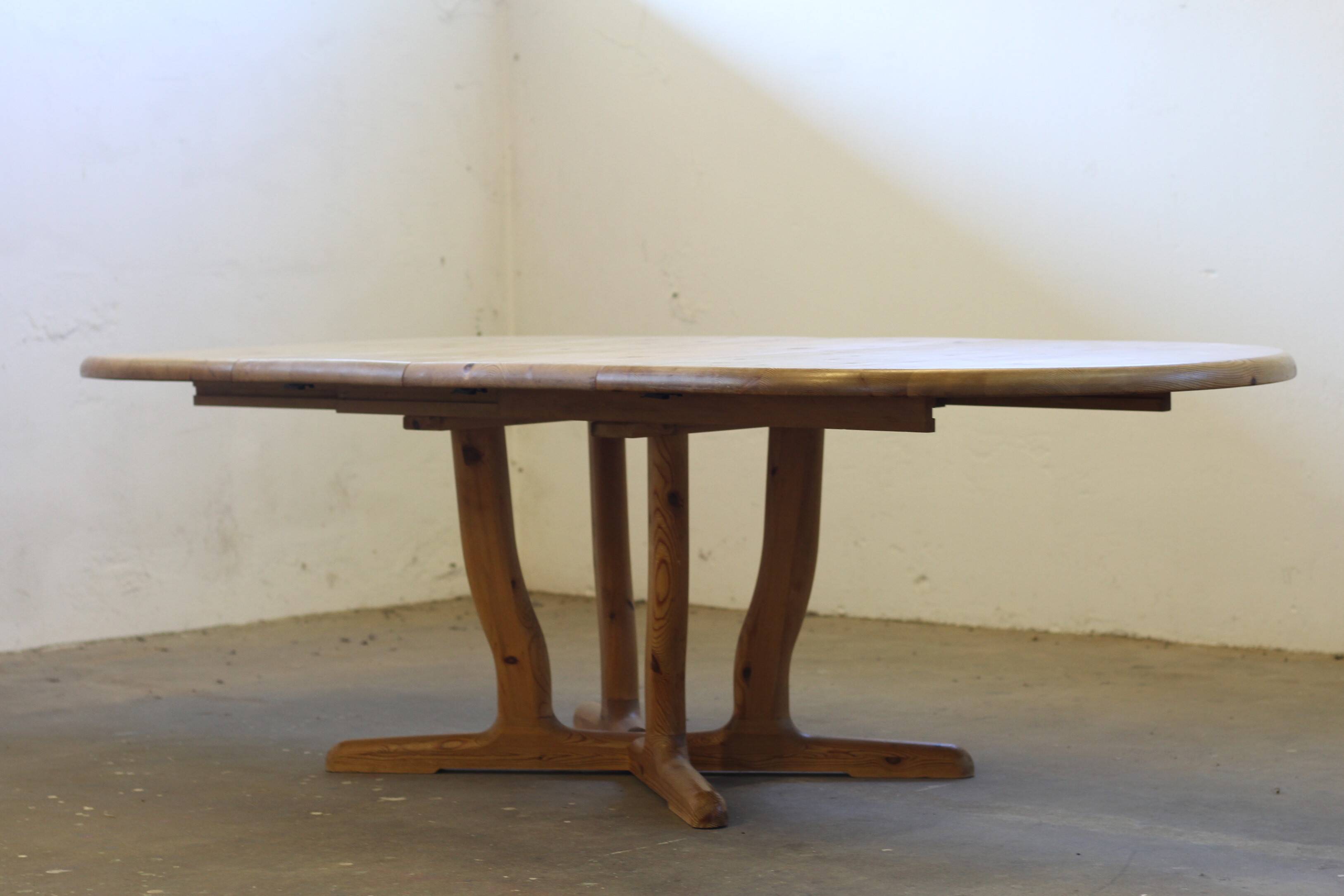 Rainer Daumiller Style Solid Extendable Pinewood Dining Table, 1980's Dyrlu