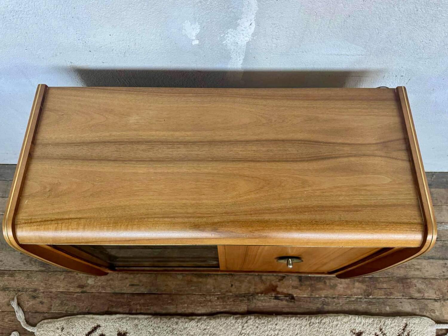 Small vintage bar suite