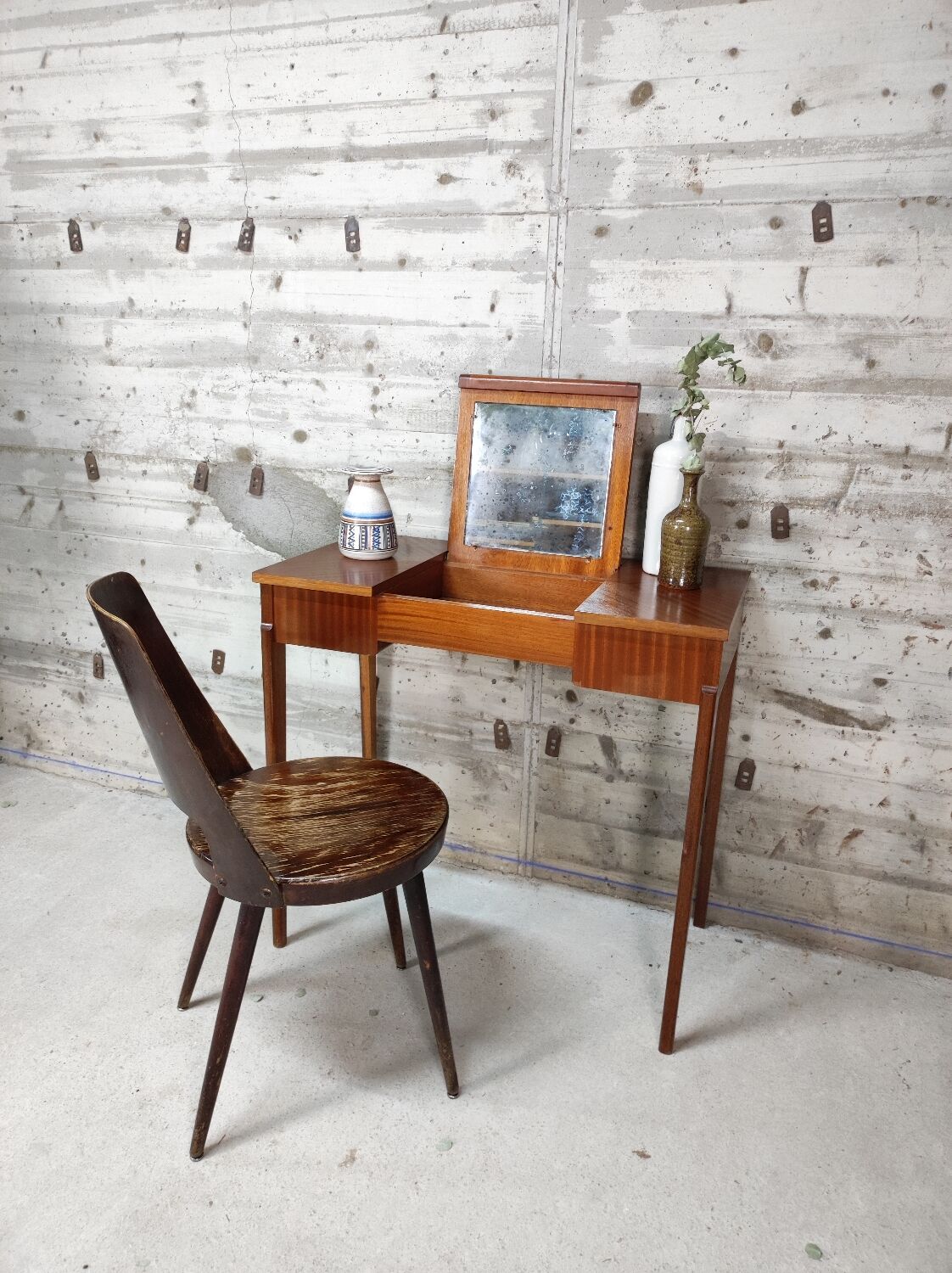 Wooden dressing table