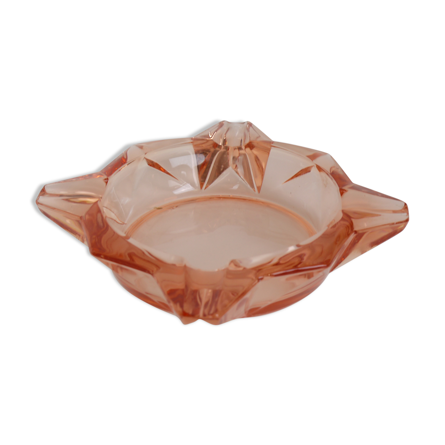 Glass ashtray pink with pose-cigarette