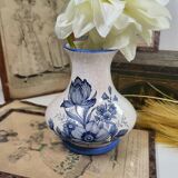 Small ceramic vase with cracked look